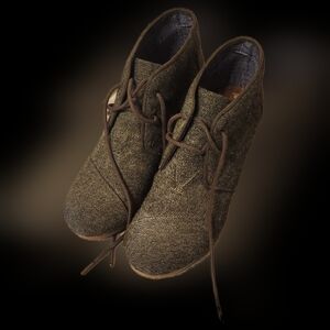 Toms booties olive green